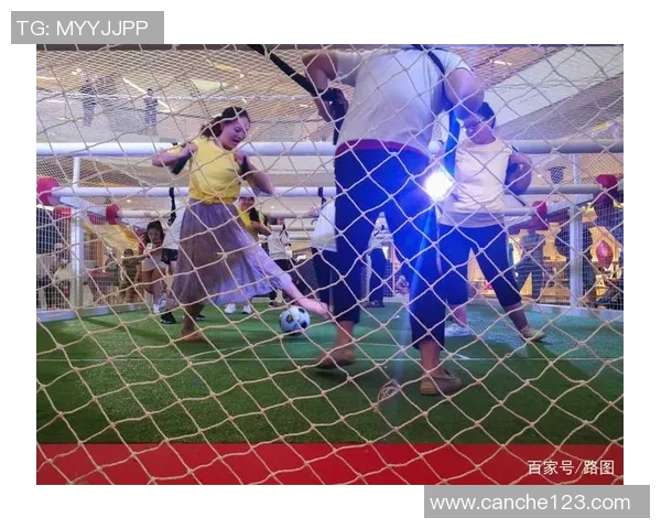 足球星球迷激情合照展现群体凝聚力与无限热爱,见证世界杯激情时刻